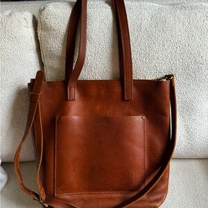 Sophisticated Brown Leather Tote with Structured Design